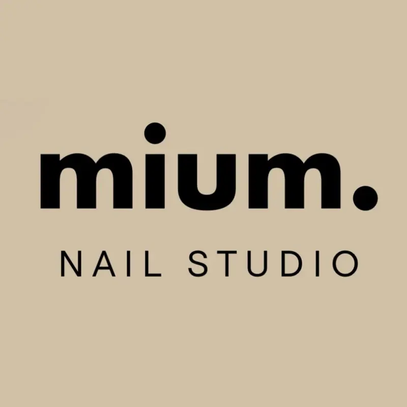 mium. Nail Studio
