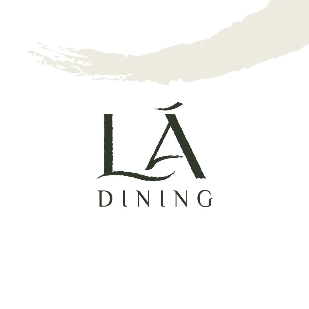 Lá Dining